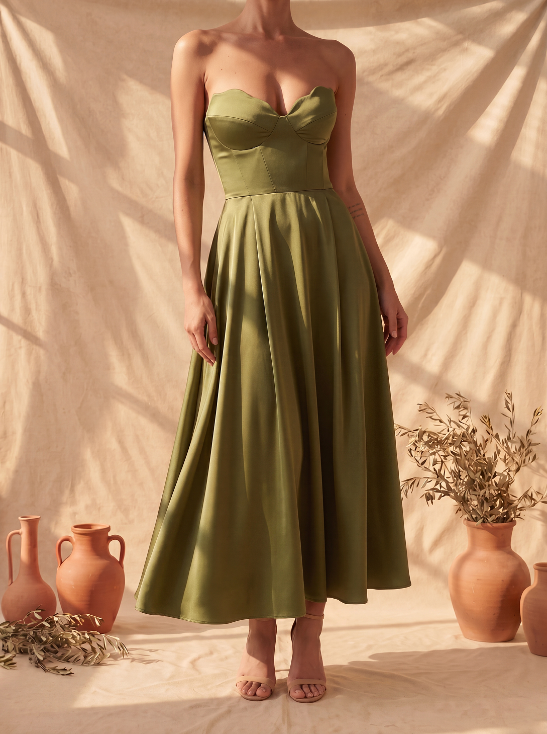 Liora | Abito Midi Elegante Senza Spalline