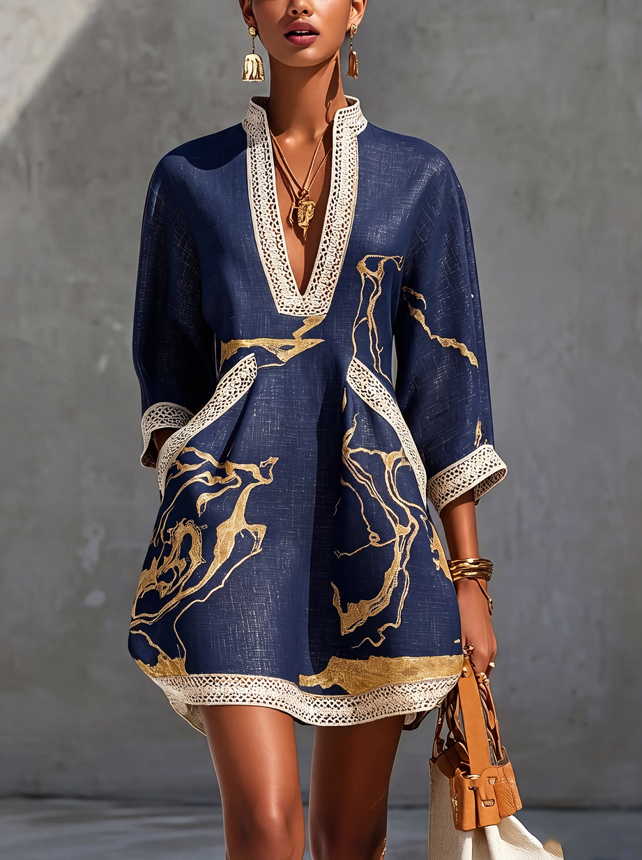 COSETTE | Abito mini in pizzo all'uncinetto blu marino con motivi dorati e scollo a V